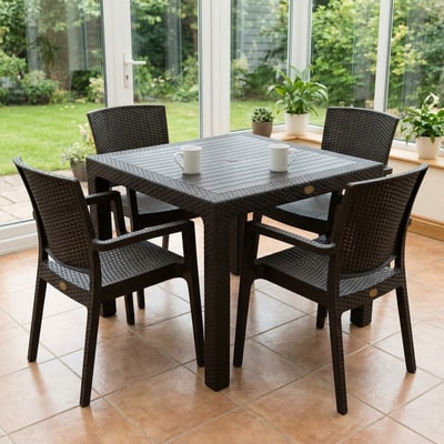 Mesa cuadrada de exterior con efecto rattán negro