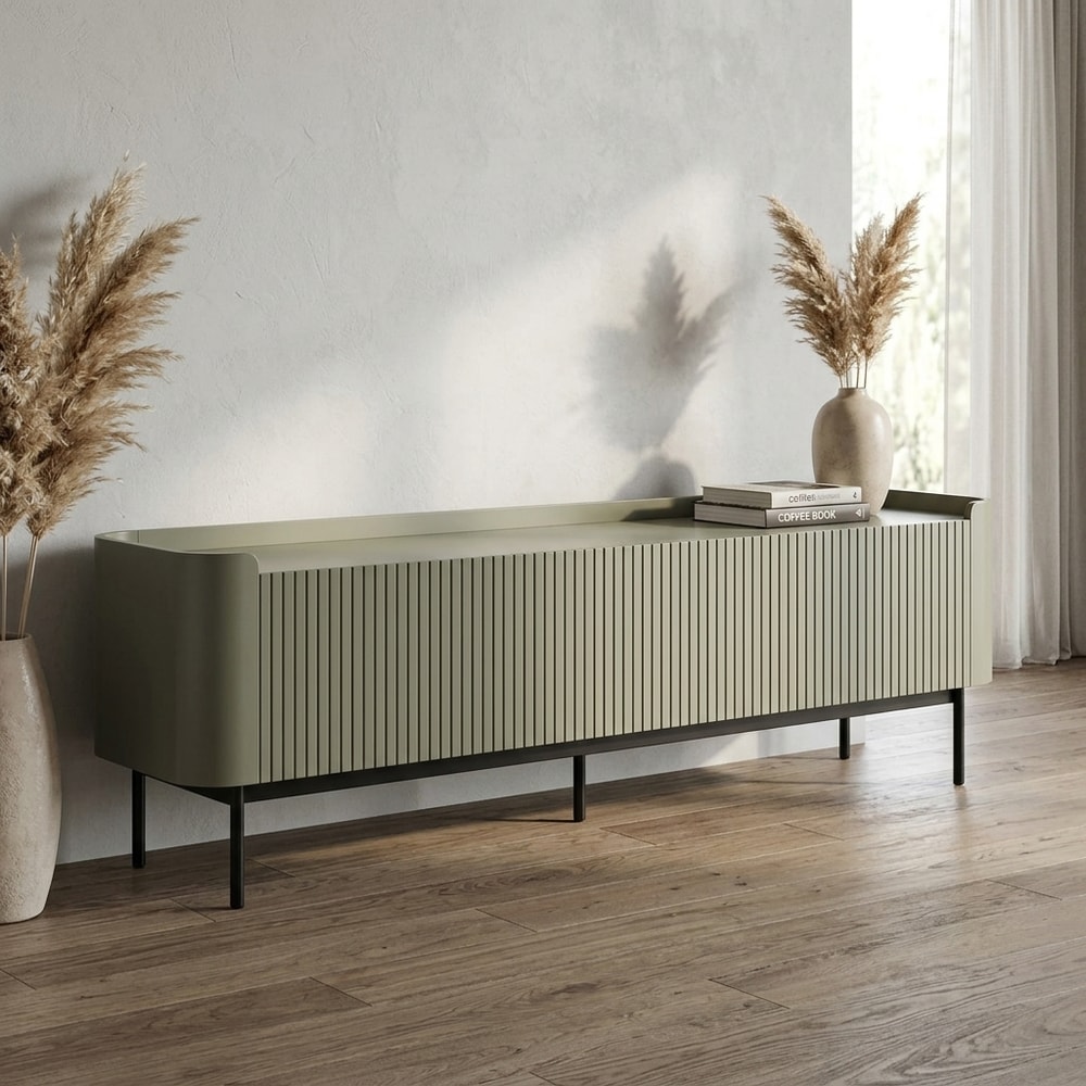 Mueble de TV verde con puertas alistonadas
