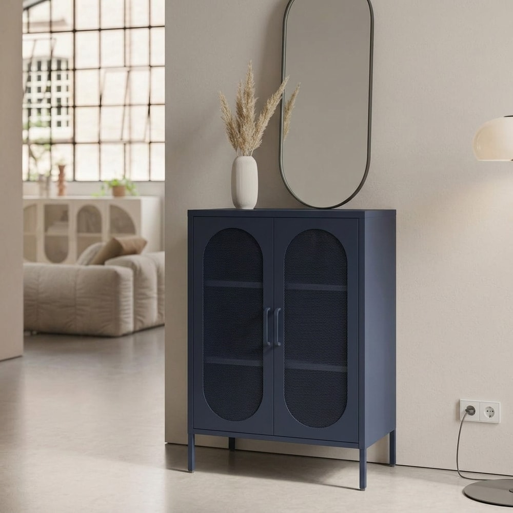 Mueble auxiliar azul con puertas de rejilla