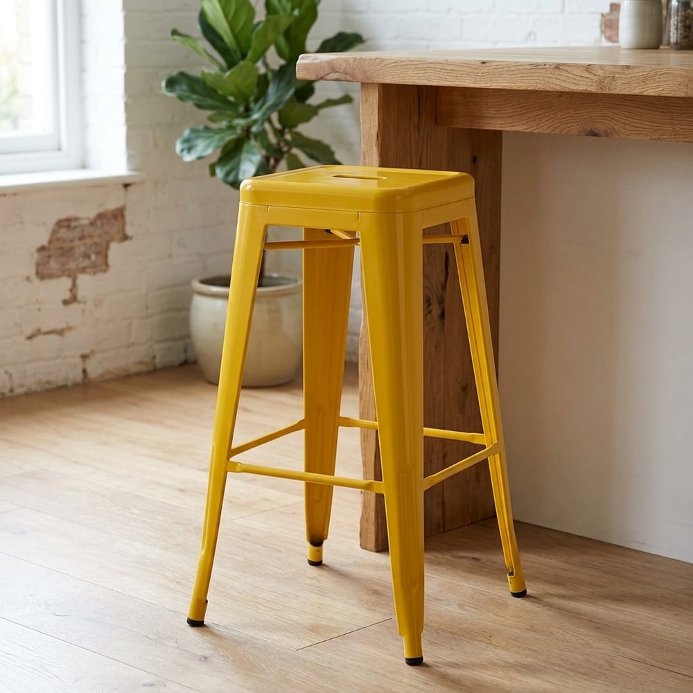 Taburete de acero amarillo estilo industrial