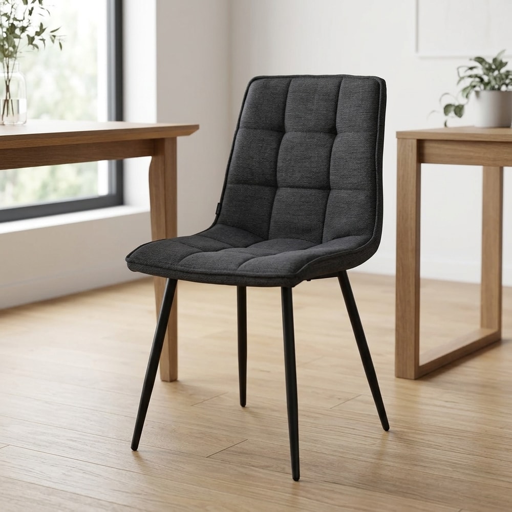 Silla de comedor tapizada gris con patas negras