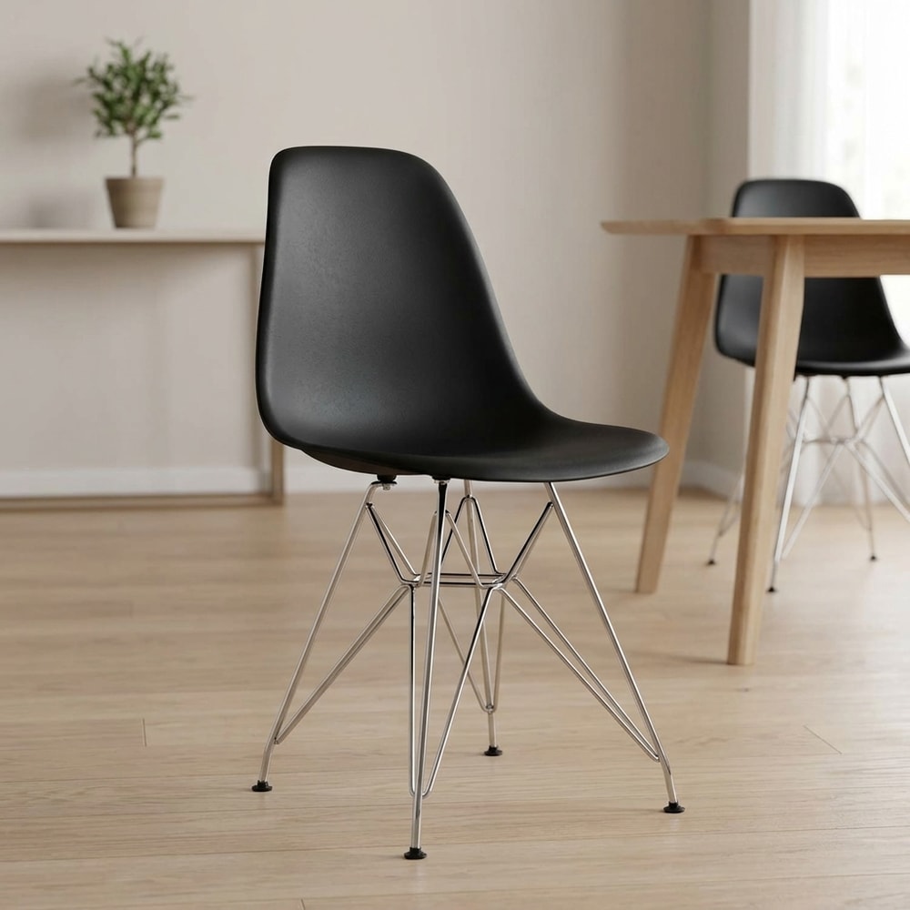 Silla de comedor negra con patas cromadas