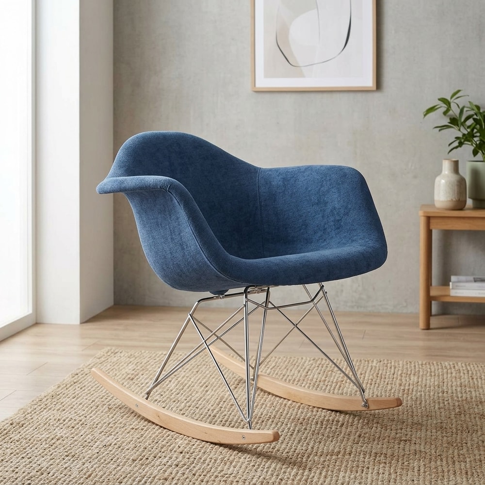 Sillón mecedora tapizado con patas de madera