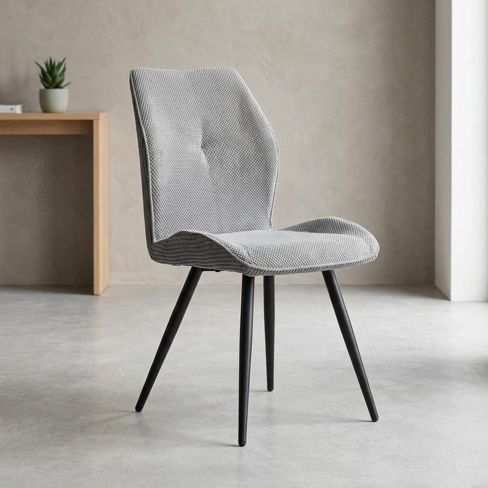 Silla de comedor tapizada en gris claro