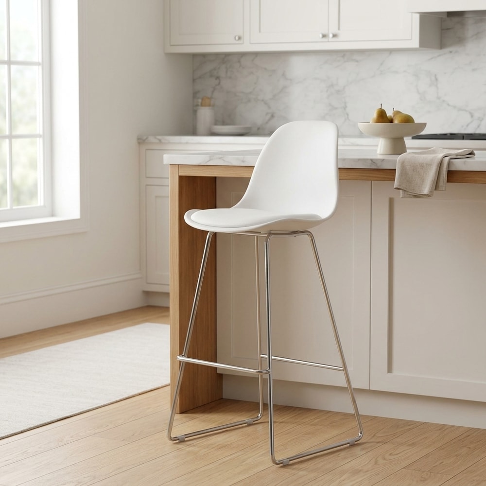 Taburete de diseño blanco y estructura cromada