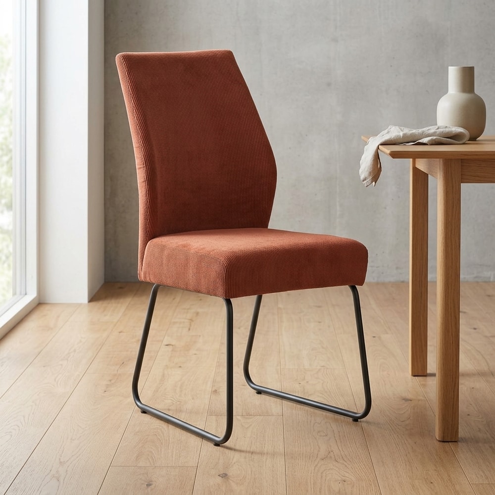 Silla de comedor tapizada en pana marrón teja