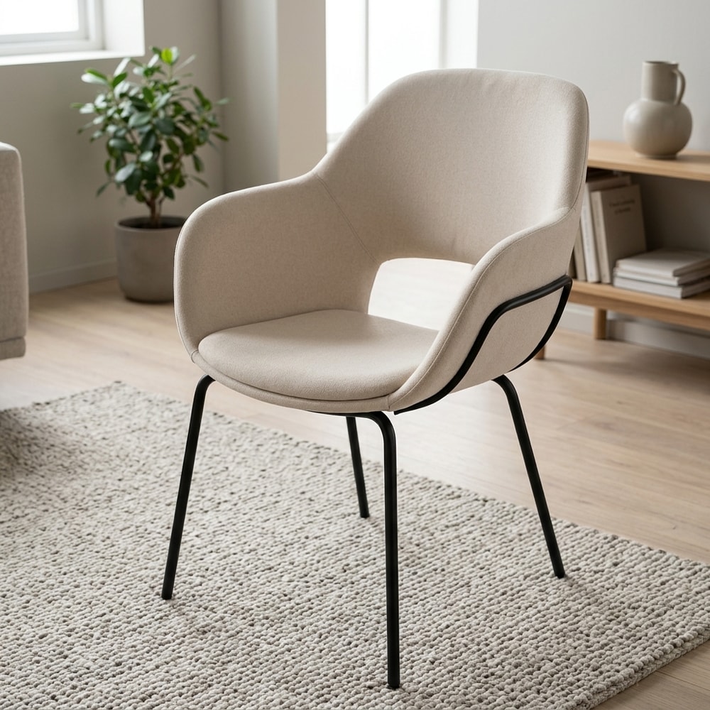 Silla de comedor tapizada beige con reposabrazos