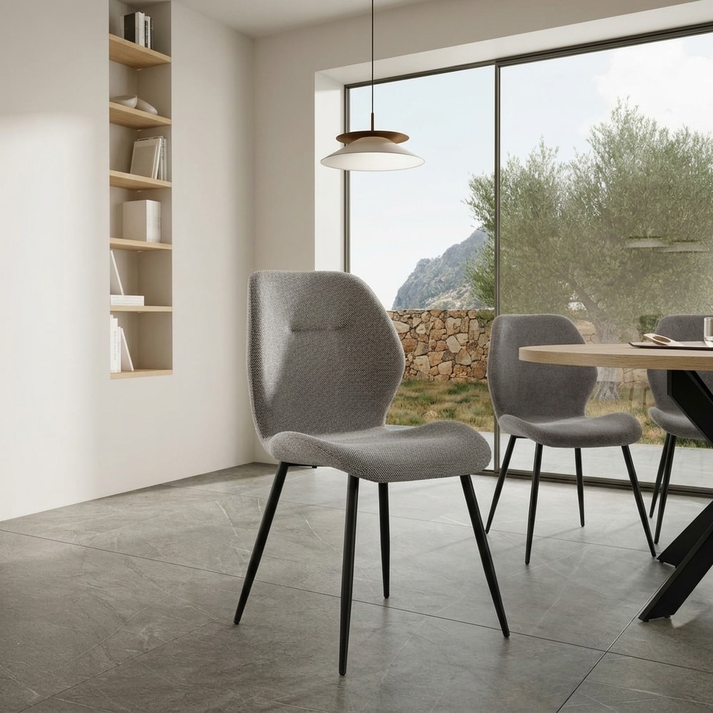 Silla de comedor tapizada gris con patas oscuras