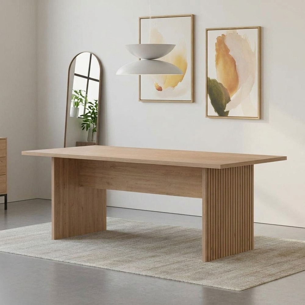 Mesa de comedor rectangular con diseño de listones