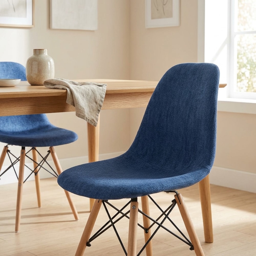 Silla nórdica tapizada azul patas de madera