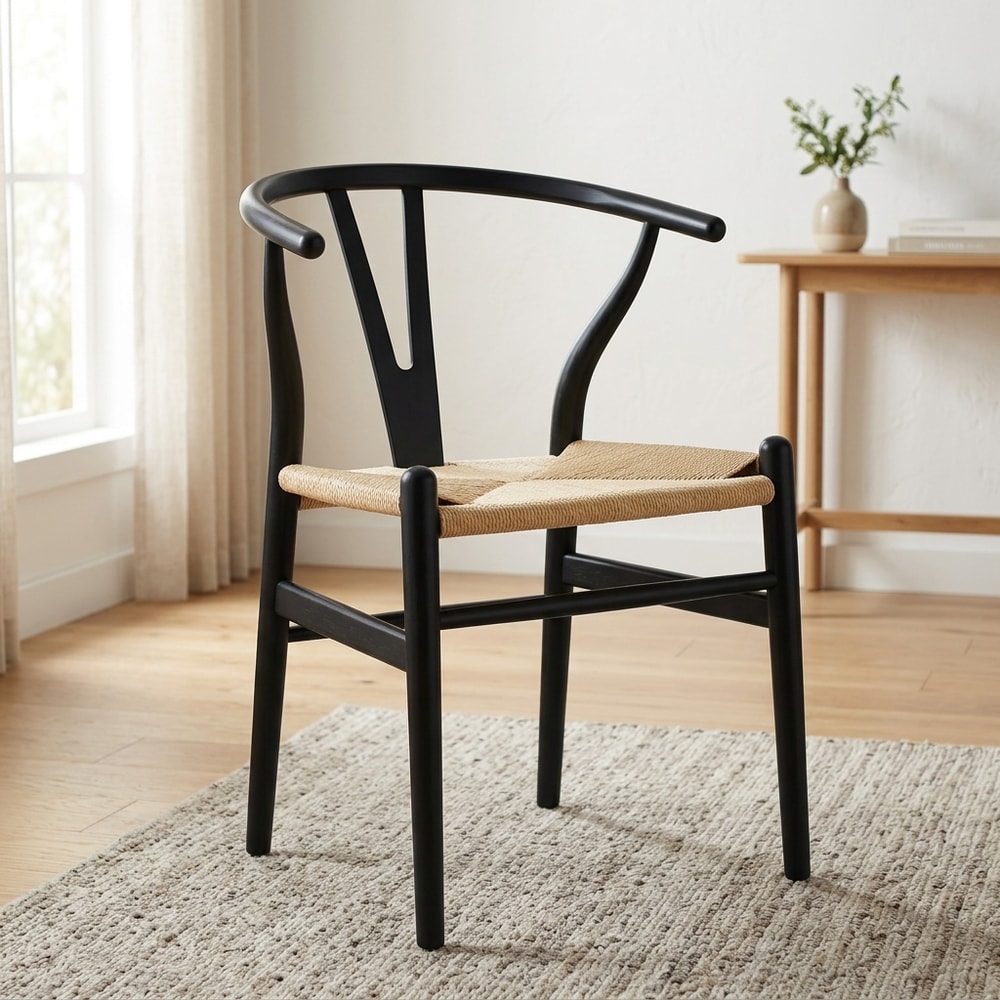 Silla de diseño en madera negra y fibra trenzada