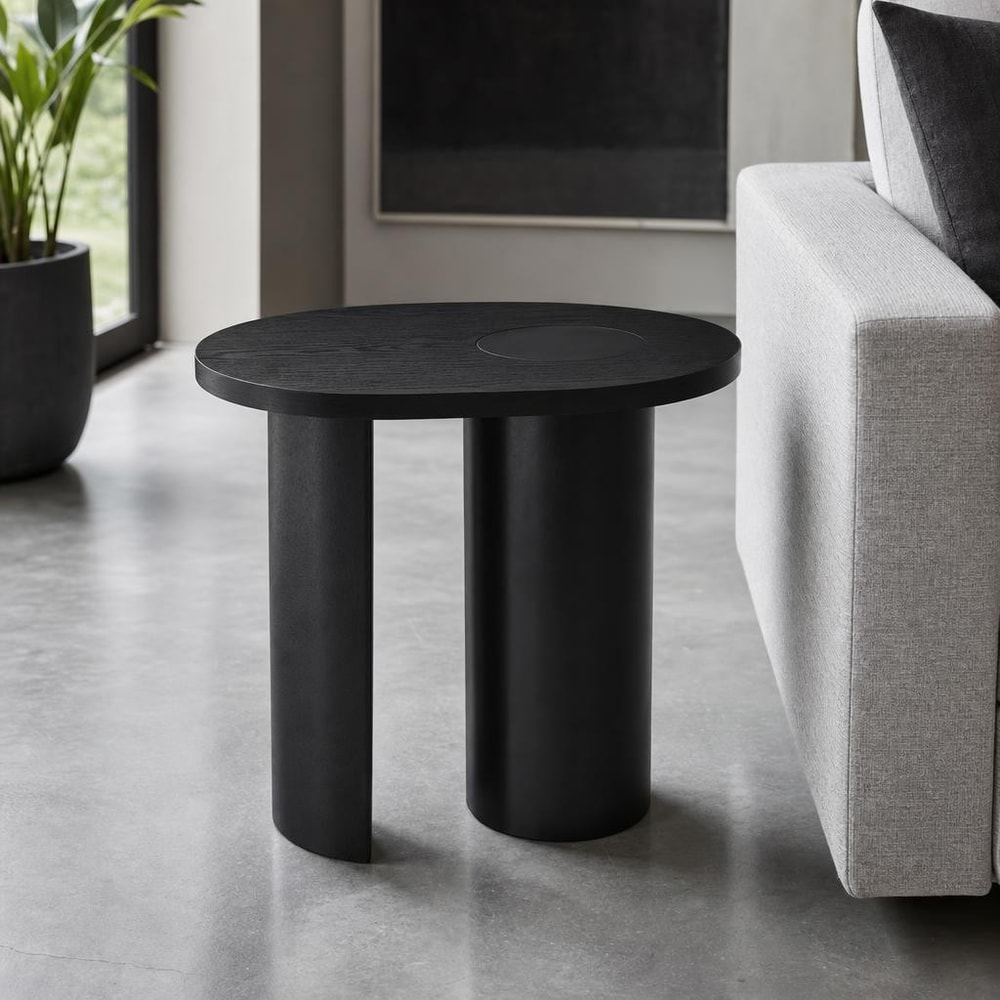 Mesa auxiliar negra de diseño curvo