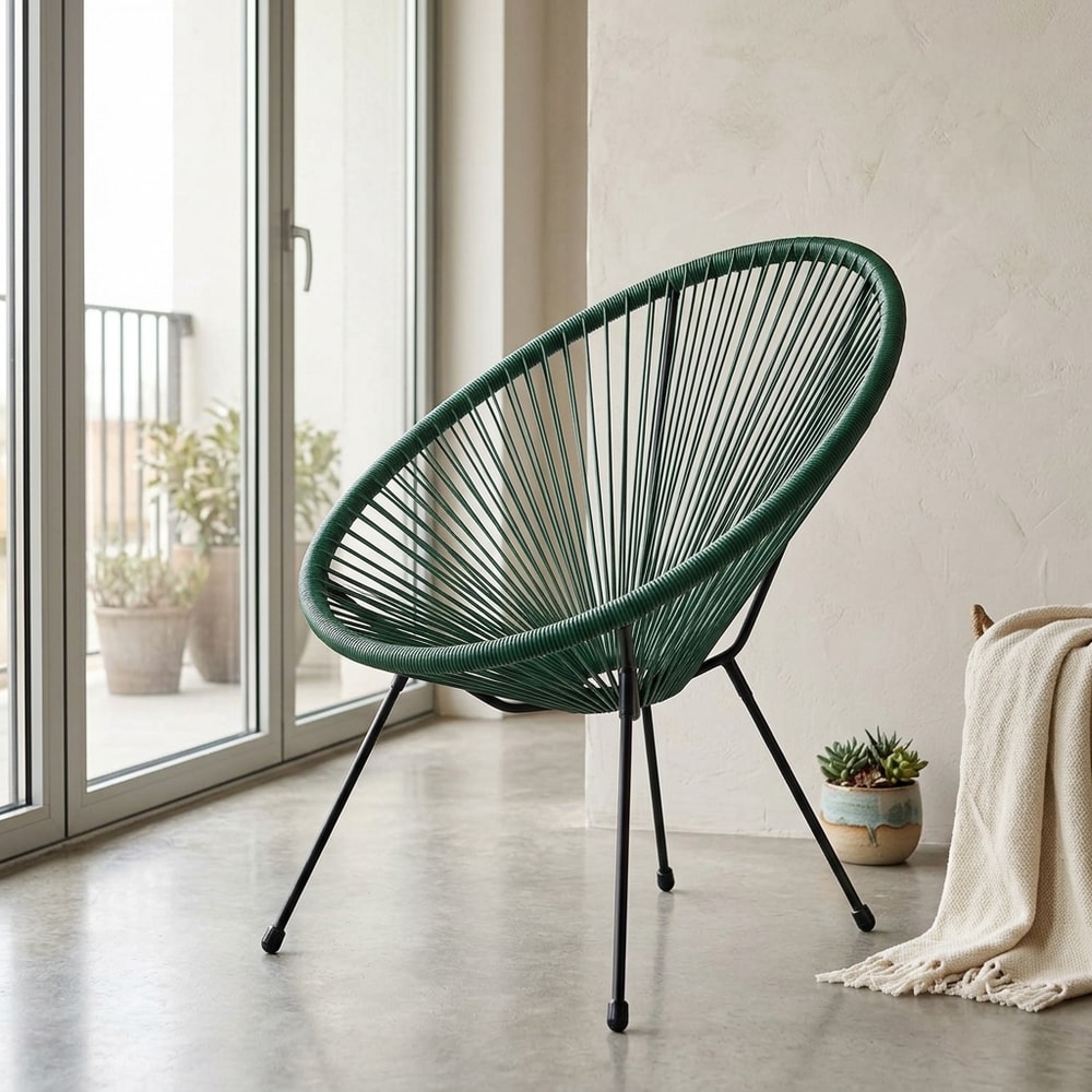 Silla de exterior trenzada en color verde