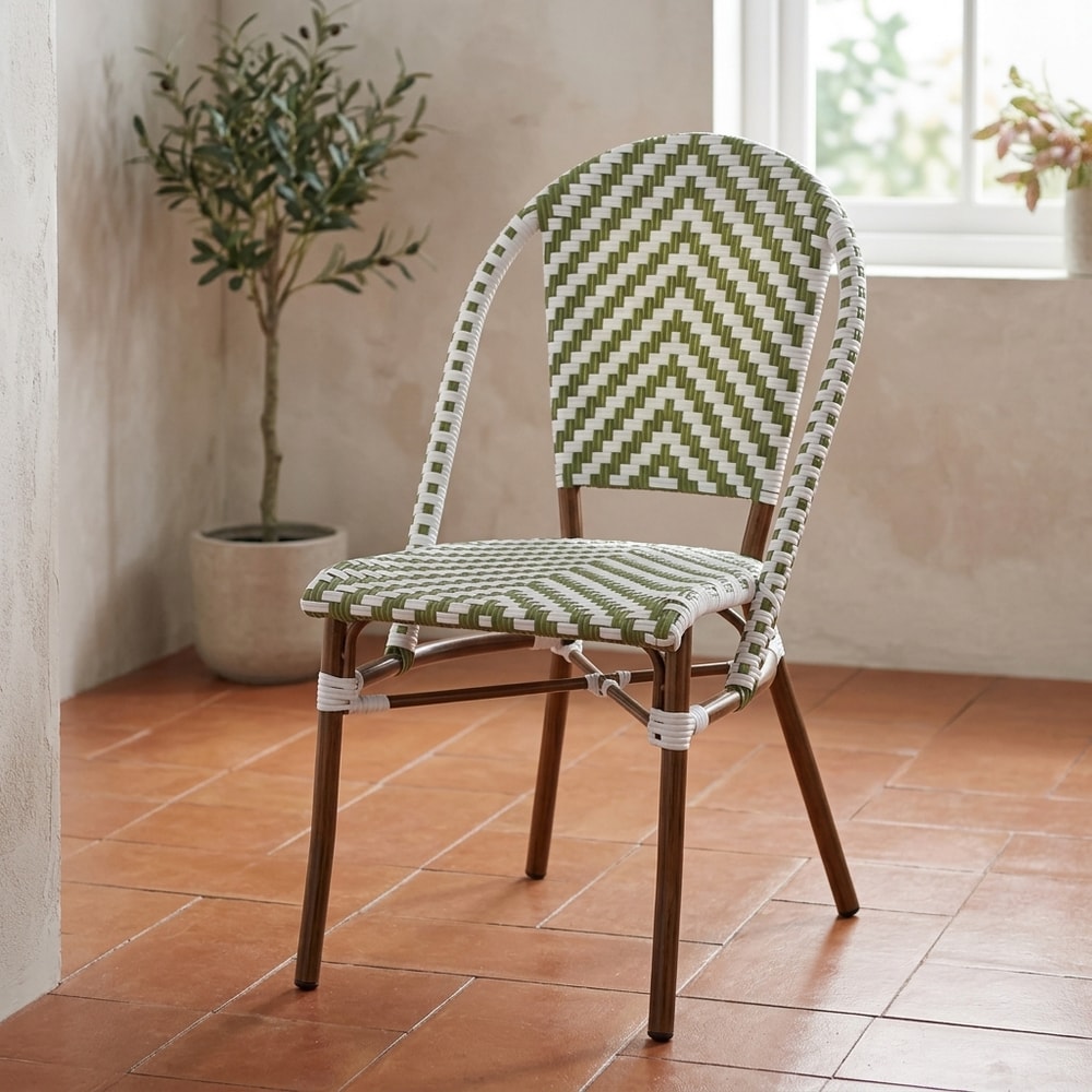 Silla de exterior apilable trenzada verde