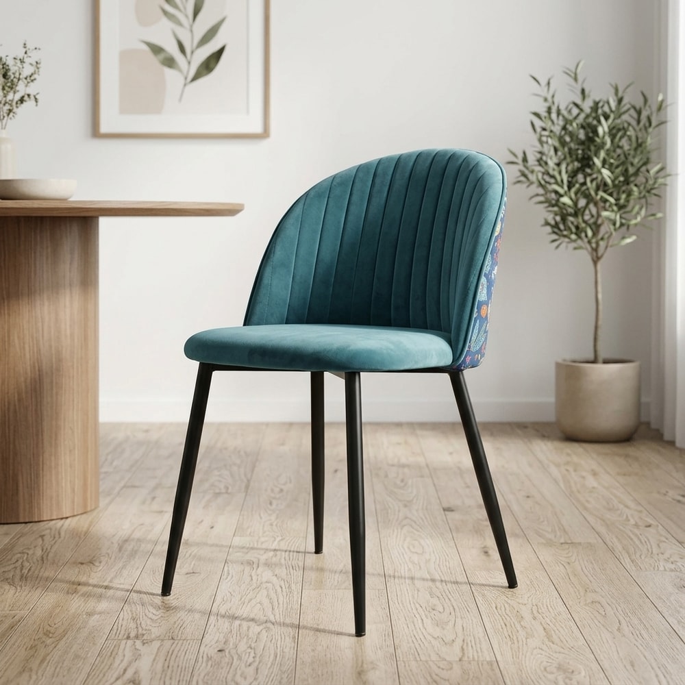 Silla de comedor azul con diseño floral