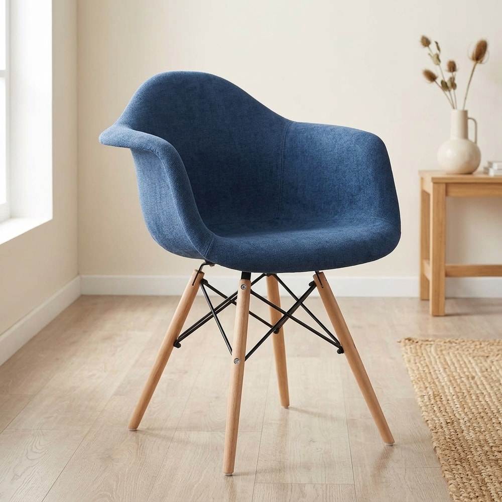 Sillón tapizado azul estilo nórdico