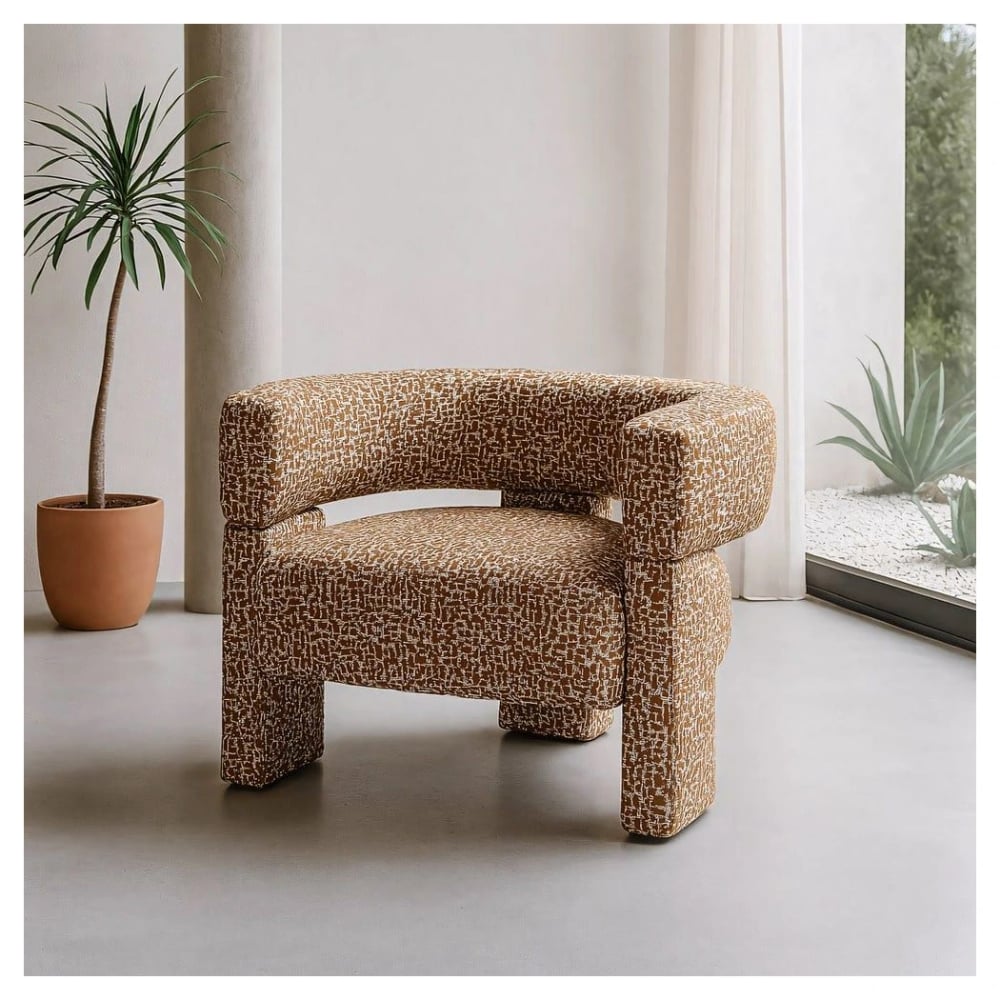 Sillón de diseño curvo tapizado caqui
