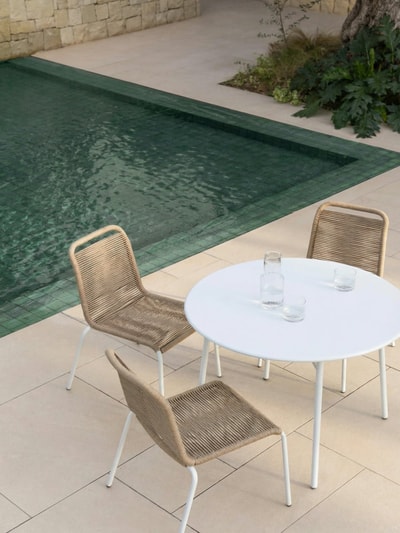Conjunto blanco y beige