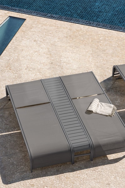 Set de 2 tumbonas reclinables y mesa auxiliar en acero Marietta beige