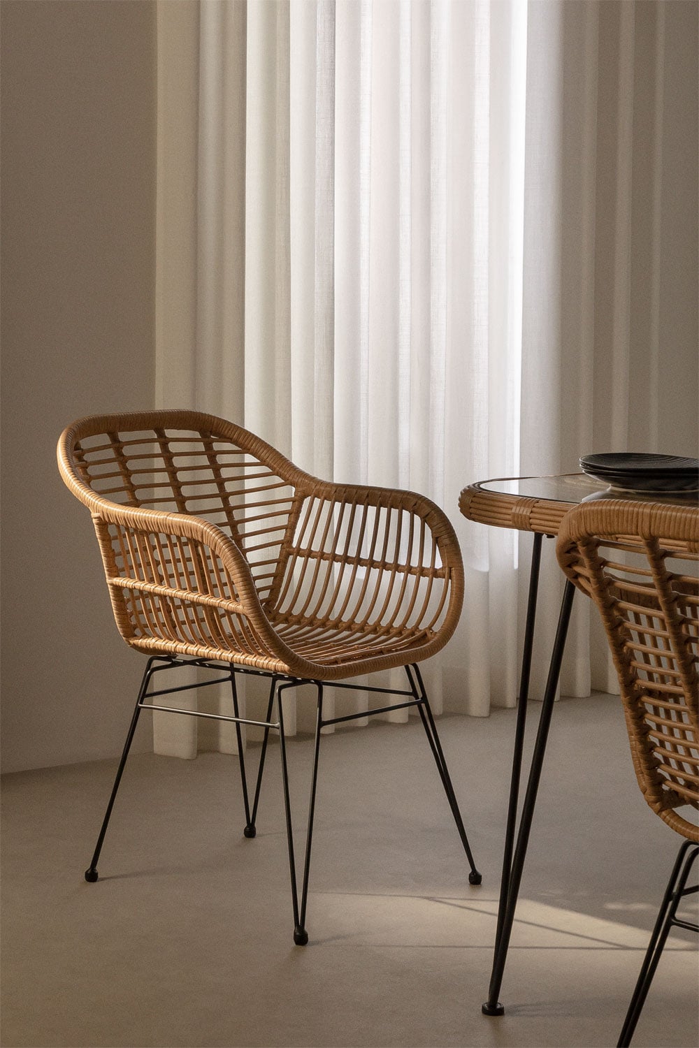 Silla de comedor con reposabrazos en ratán sintético Zole