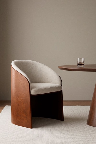 Silla de comedor en madera de roble y bouclé Keluna beige