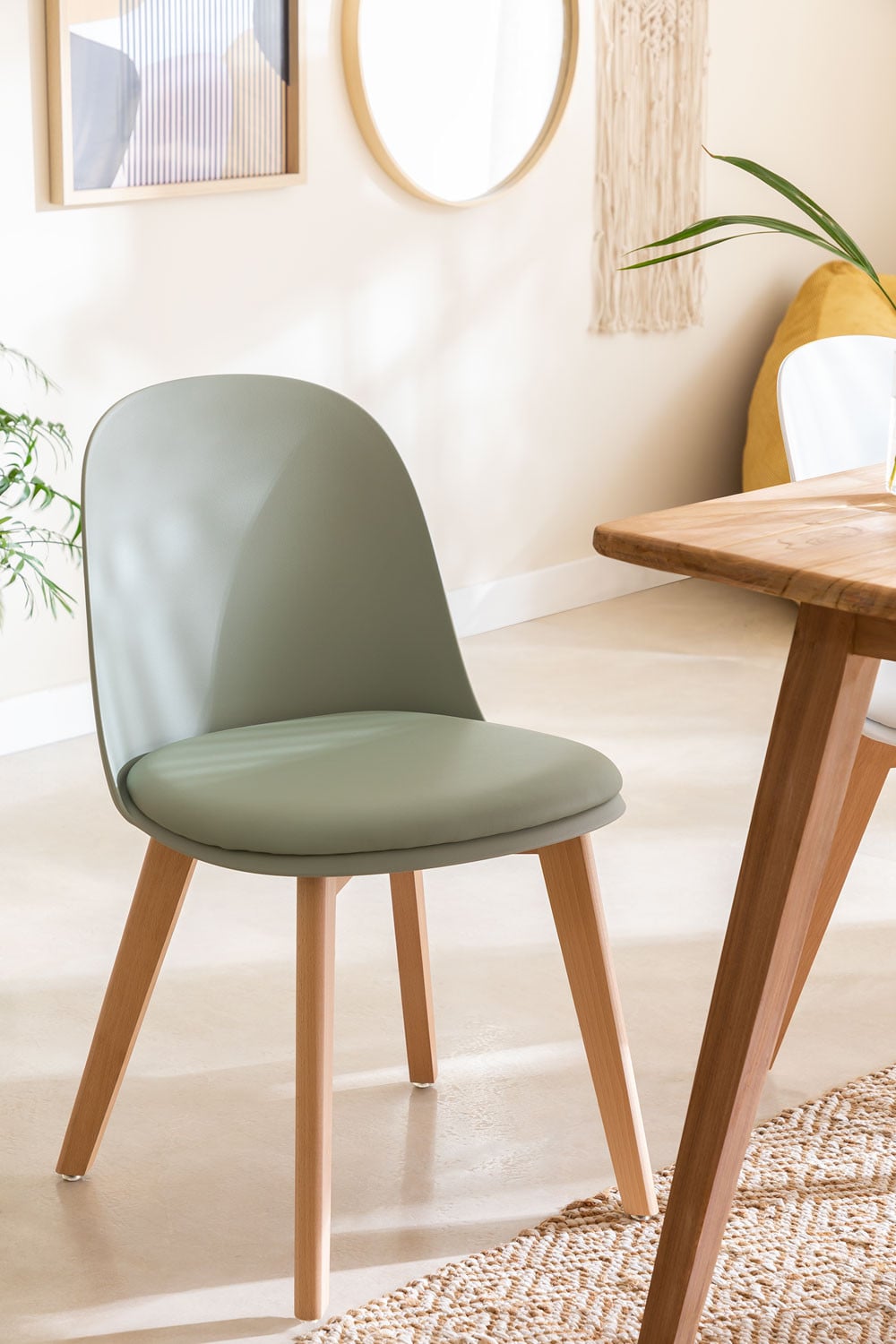 Silla de comedor en polipropileno y madera de haya Belyna Celadón