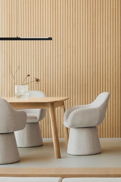 Silla de comedor giratoria con reposabrazos tapizada Erica