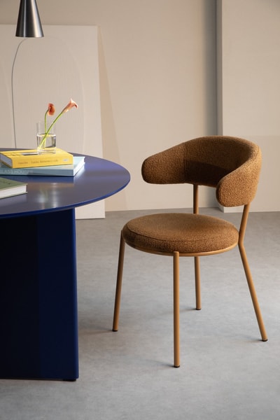 Silla de comedor tapizada en tela bouclé Verilo Bouclé Amarillo Miel