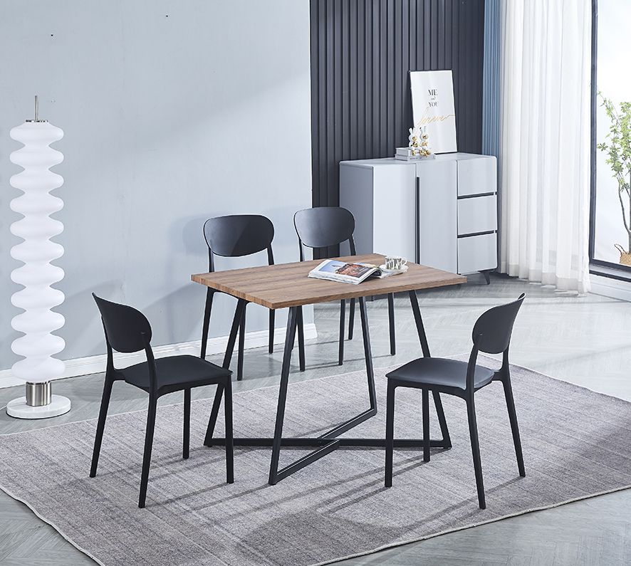 Conjunto de mesa de madera y 5 sillas negras