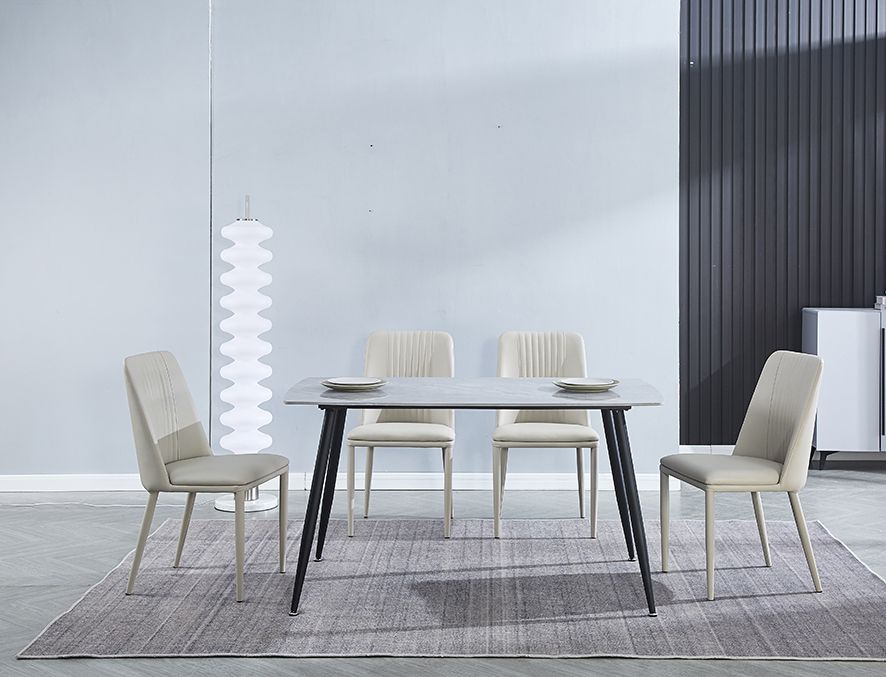Conjunto de comedor con mesa y 4 sillas beige